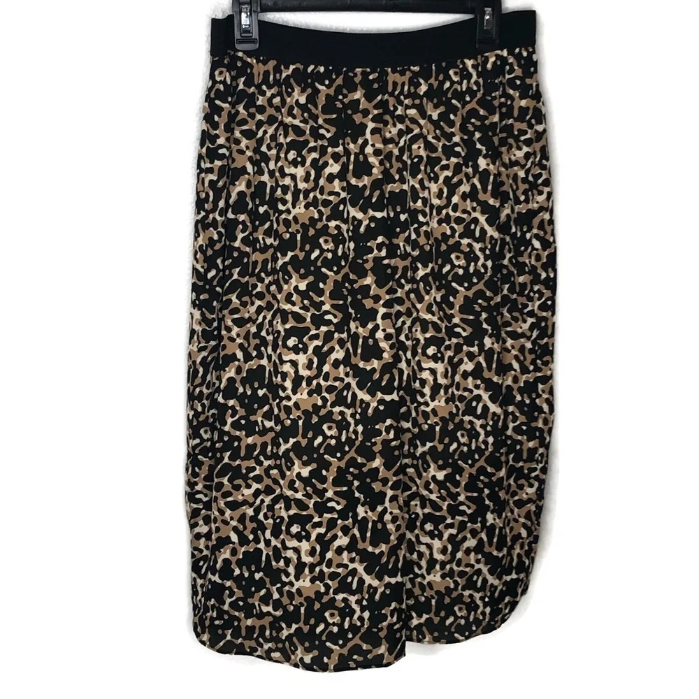 Dress barn skirt.  Size med.  waistband elastic. - Picture 2 of 10